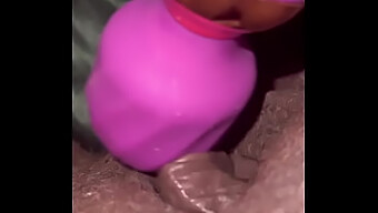 Exploração Sensual De Milaj Com Um Novo Vibrador De Varinha Em Seu Corpo Voluptuoso