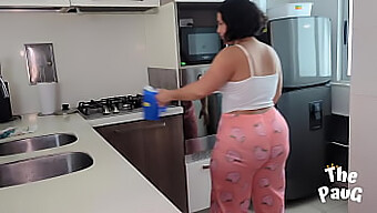 Pareja Amateur Explora La Cocina Como Un Punto Caliente Para El Placer. ¡no Te Pierdas Esta Escena Caliente!