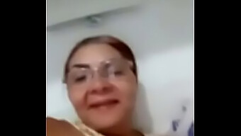 Milfs Amadoras Compartilham Seus Seios E Bundas.